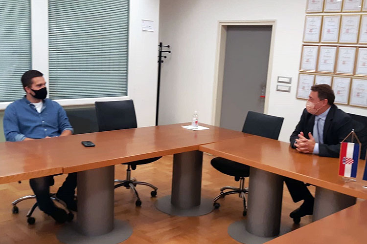 Slika /slike/Vijesti/Dodjela nagrada/Nagrada_najbolji_predavac2.jpg